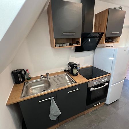 Moderne Wohnung Karlsruhe Neureut, Fussbodenheizung - Regendusche - Waschmaschine - Stellplatz Exteriér fotografie